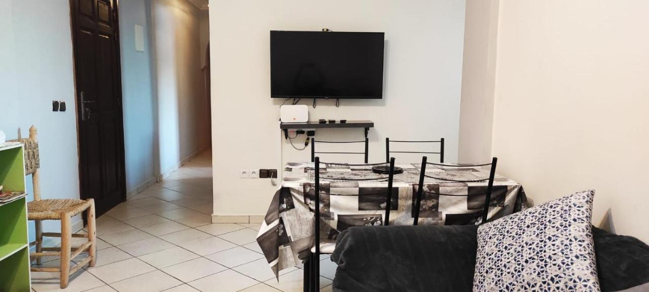 Bright Air Conditioned Apartment Near City Center マラケシュ エクステリア 写真